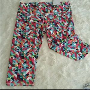 Fabletics NWT Salar Capri Leggings X-Large